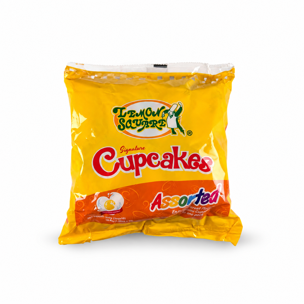 Enjoy Lemon Square Signature Assorted Cupcakes, soft and delicious Filipino snack cakes in a convenient 300g pack. Perfect for breakfast, afternoon snacks, lunchboxes, or sharing with family and friends. Shop Filipino snacks and groceries at Nordic Tindahan, your Filipino online store in Finland.
